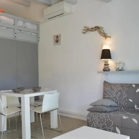 Hameau Des Pins 8 Apartment *