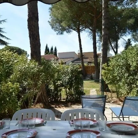 Hameau Des Pins 8 *